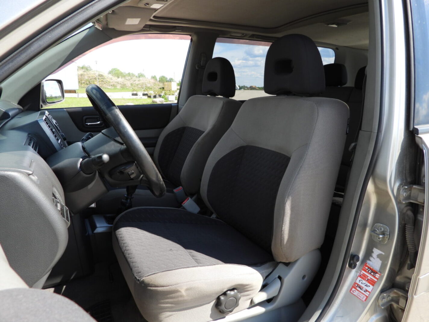NISSAN X-TRAIL