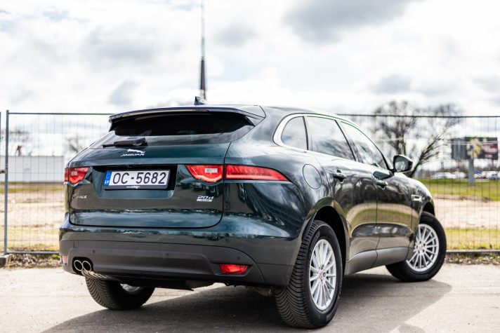 JAGUAR F-PACE