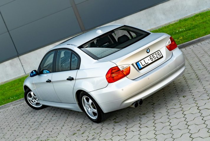 BMW 320