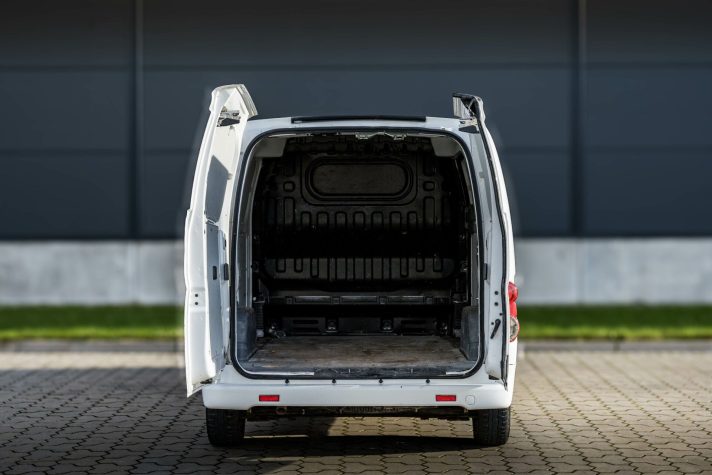 NISSAN NV200