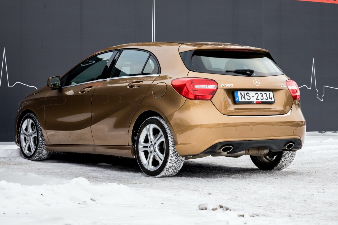 MERCEDES BENZ A180