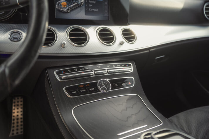 MERCEDES BENZ E300 DE