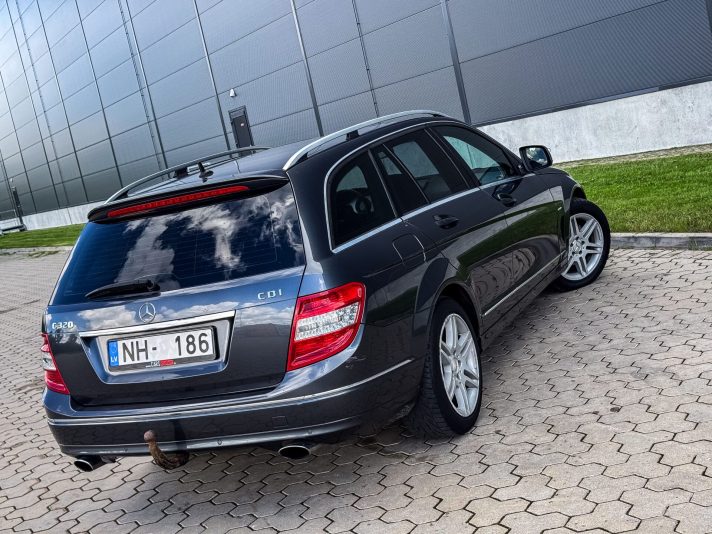 MERCEDES BENZ C320