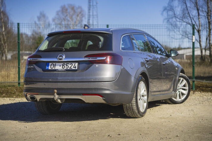 OPEL INSIGNIA SPORTS TOURER SW 4x4