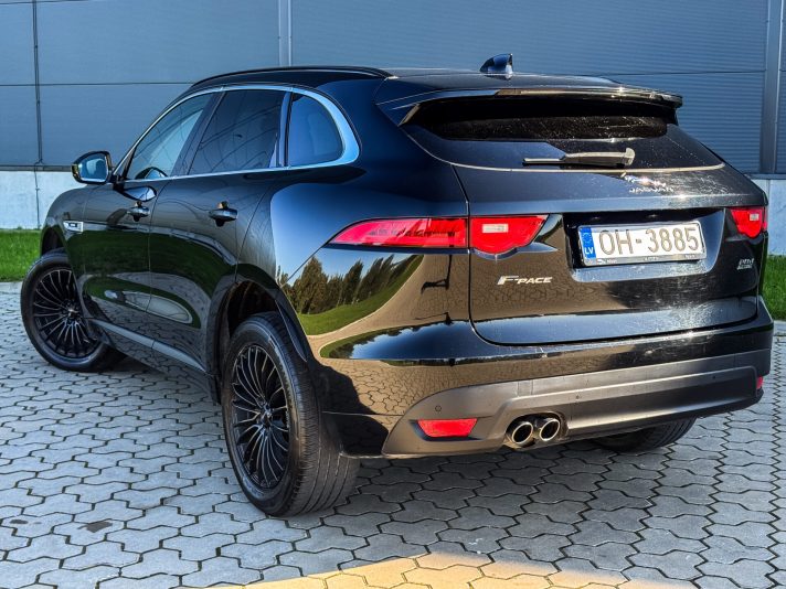 JAGUAR F-PACE