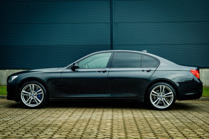 BMW 730