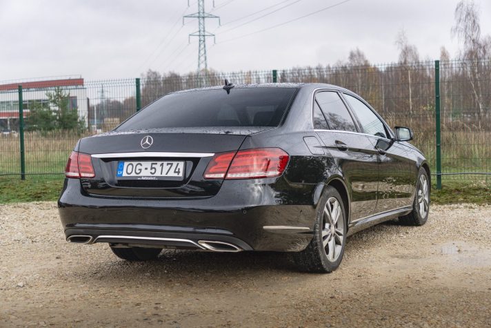 MERCEDES BENZ E220