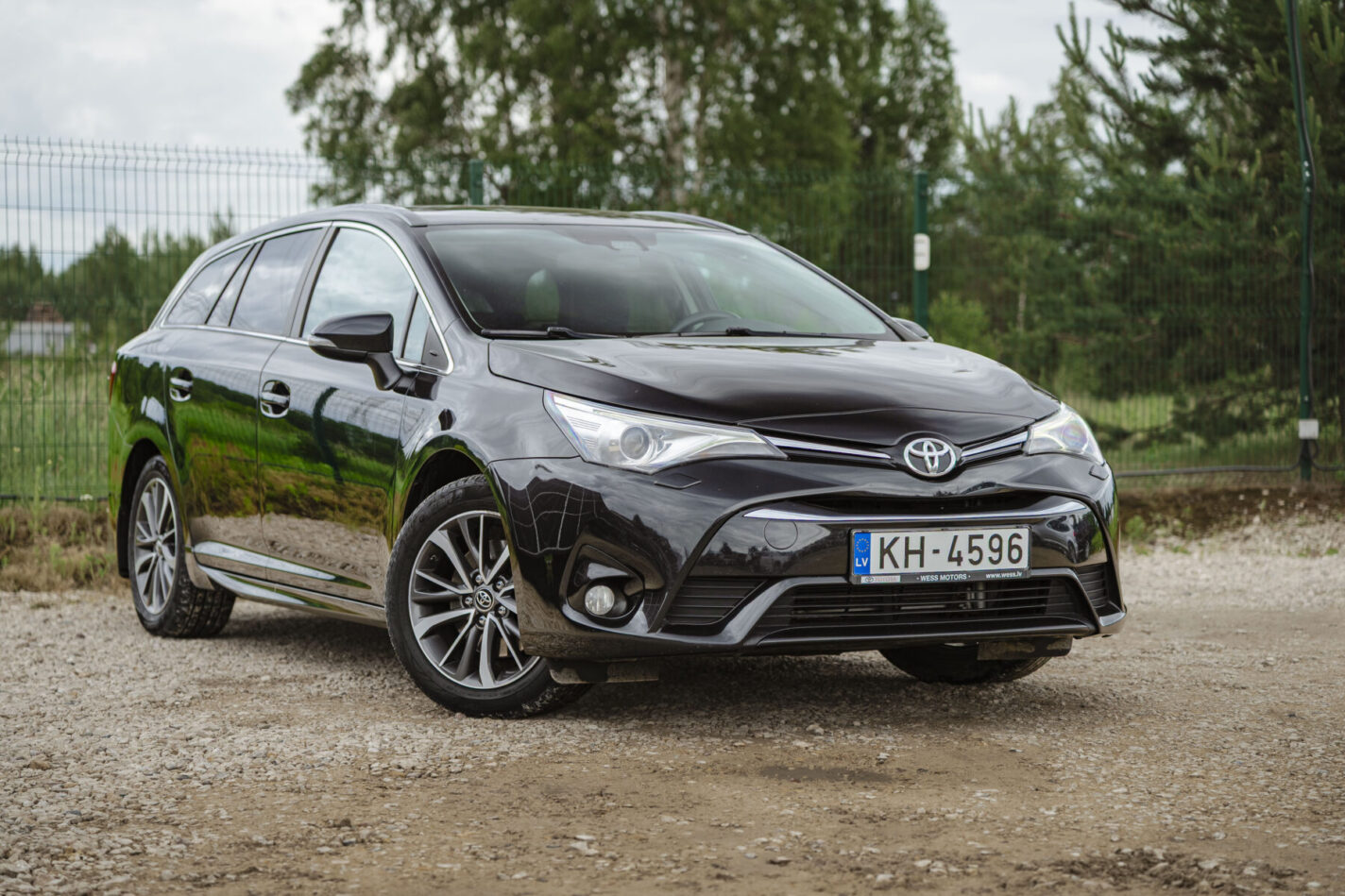 TOYOTA AVENSIS