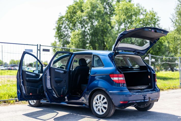 MERCEDES BENZ B 200