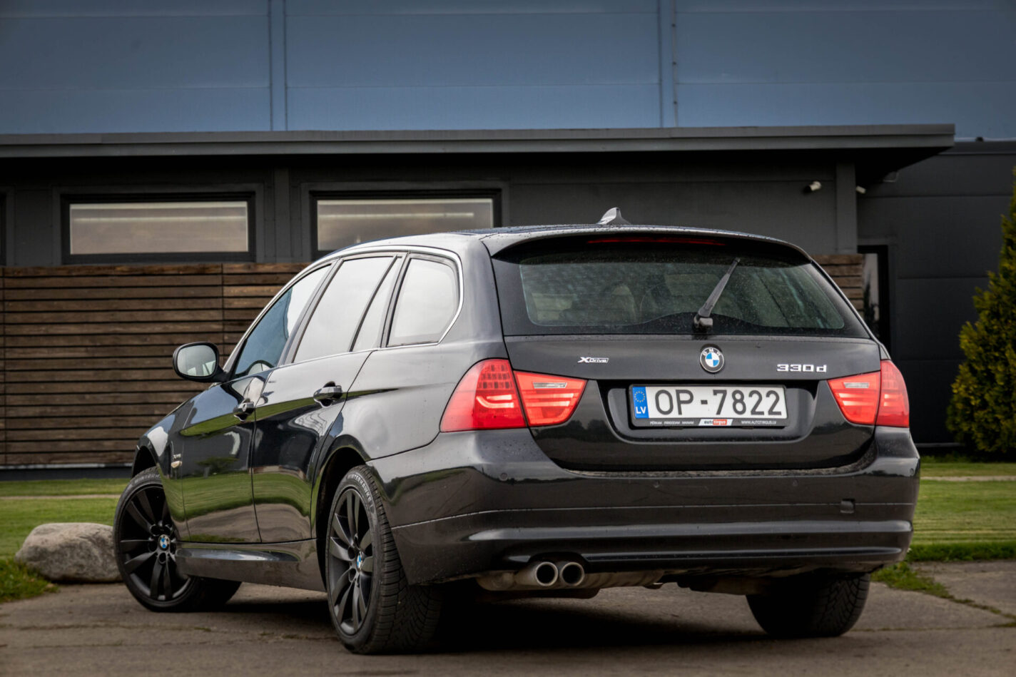 BMW 330