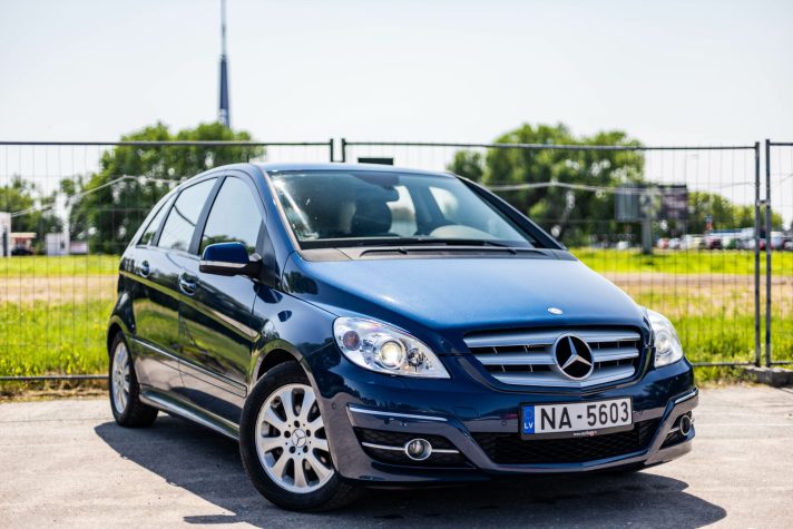MERCEDES BENZ B 200