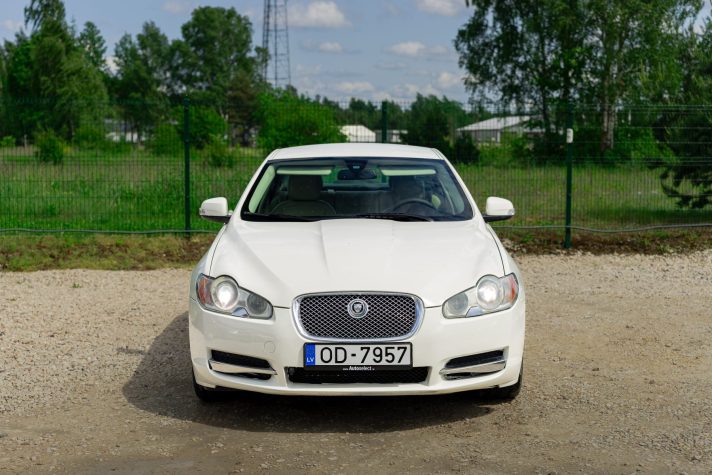 JAGUAR XF
