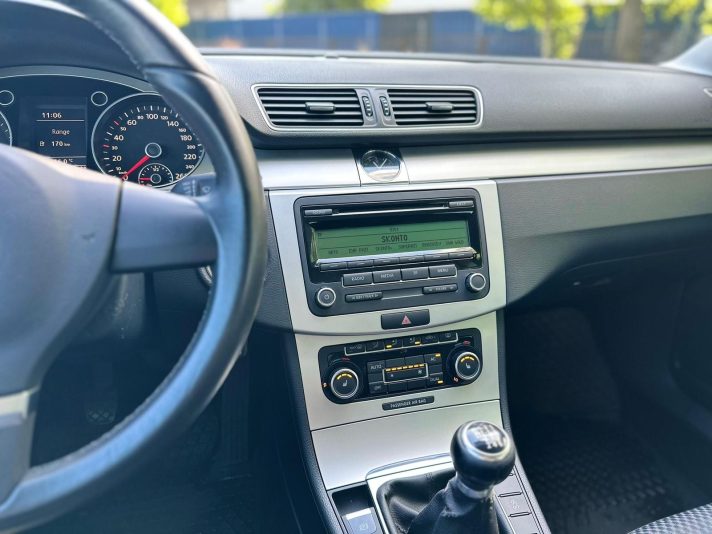 VW PASSAT
