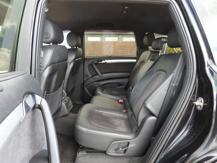 AUDI Q7 S-LINE