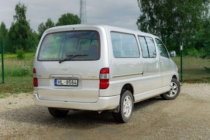 TOYOTA HIACE