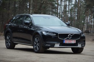 Tikko ievests. Volvo V90 Cross Country Awd. 2.0 D5 (173 kw-235 zs) Dīzelis. ar Automātisko ātrumkārbu.