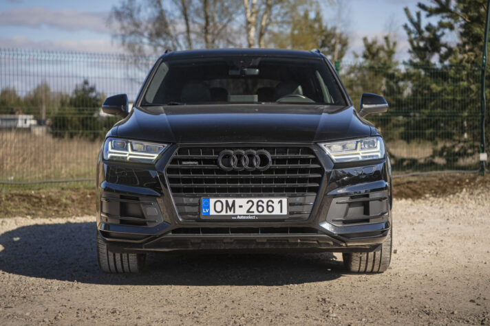 AUDI Q7 S-LINE