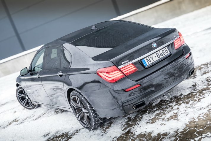 BMW 740
