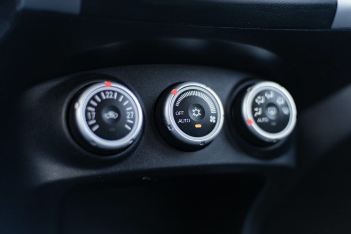 PEUGEOT 4007