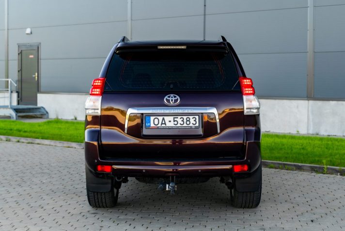 TOYOTA LAND CRUISER