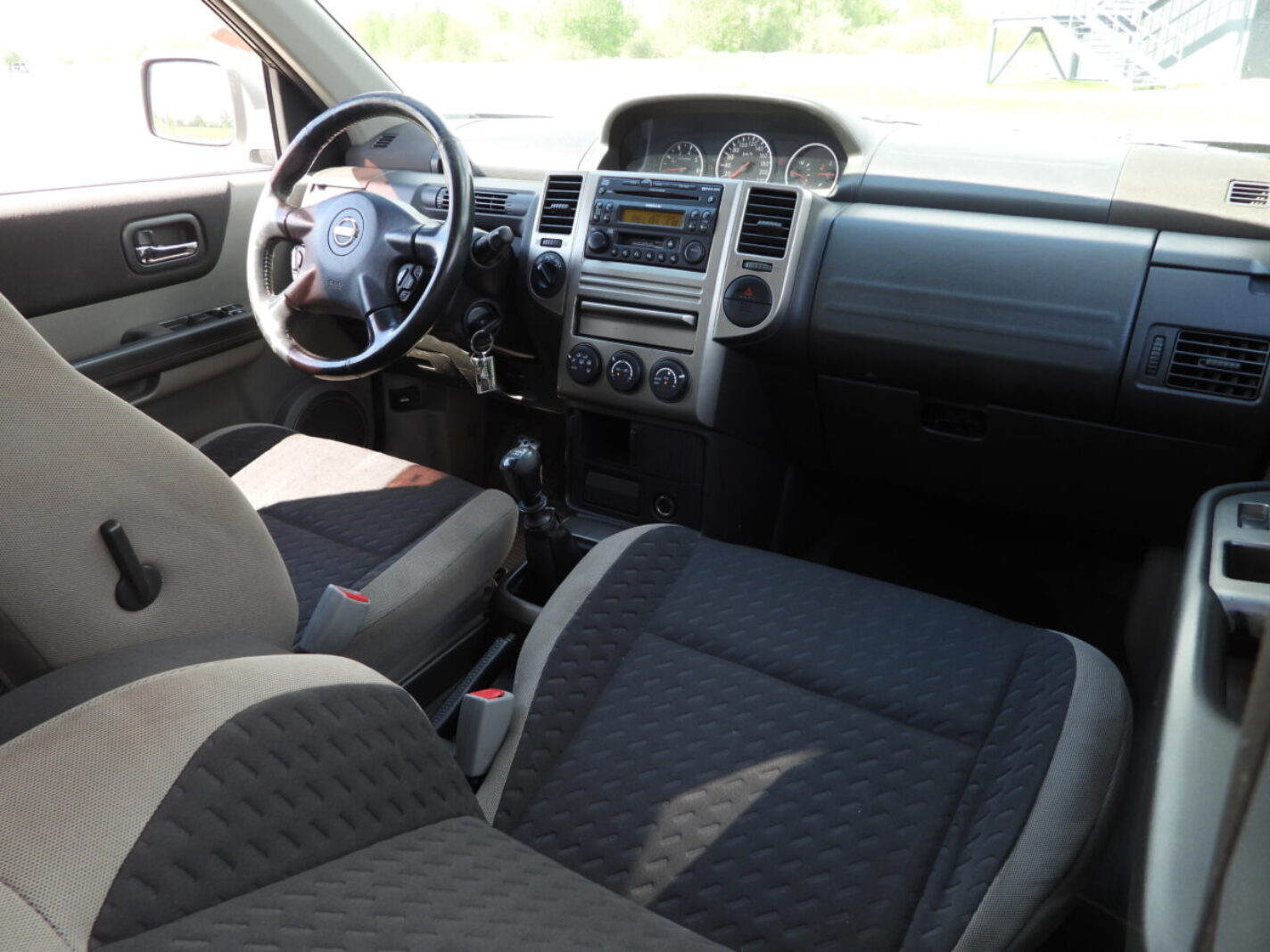 NISSAN X-TRAIL