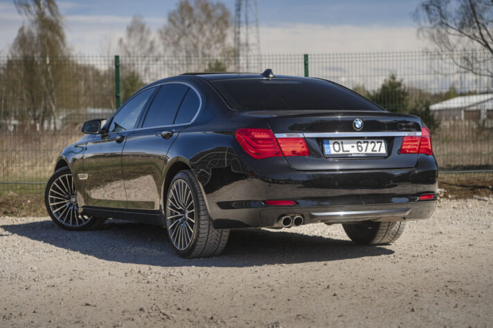 BMW 730