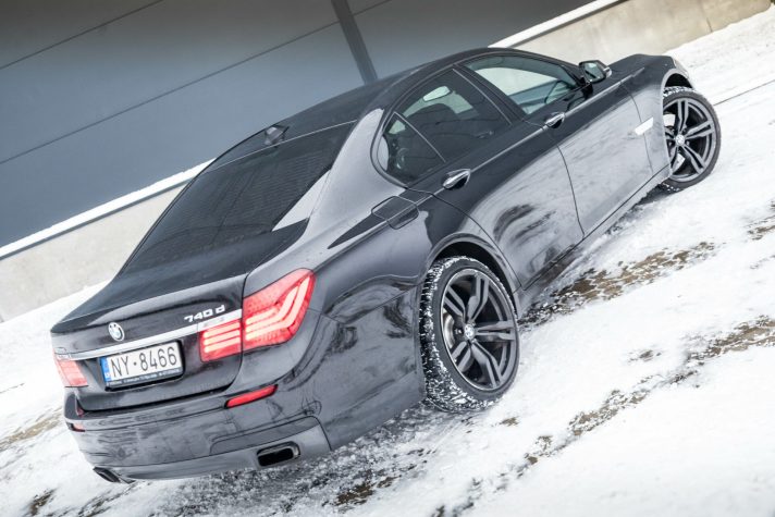 BMW 740