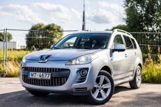 PEUGEOT 4007