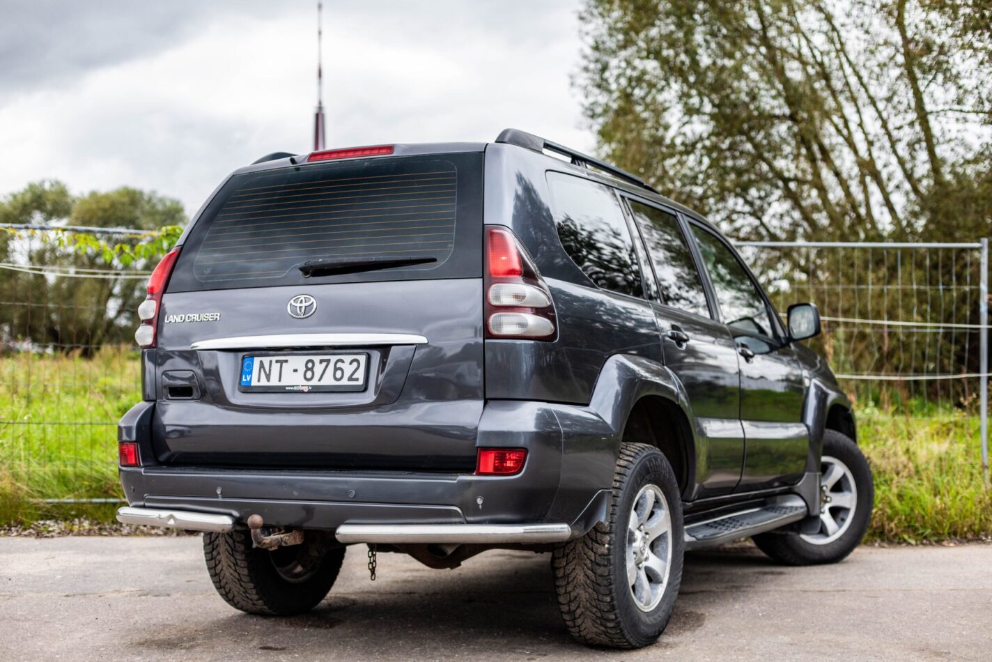 TOYOTA LAND CRUISER