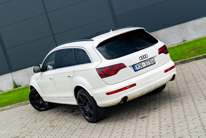 AUDI Q7