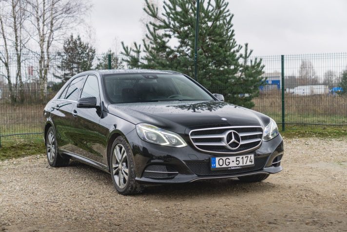 MERCEDES BENZ E220