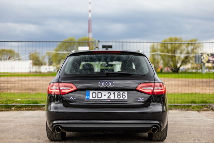 AUDI A4 AVANT
