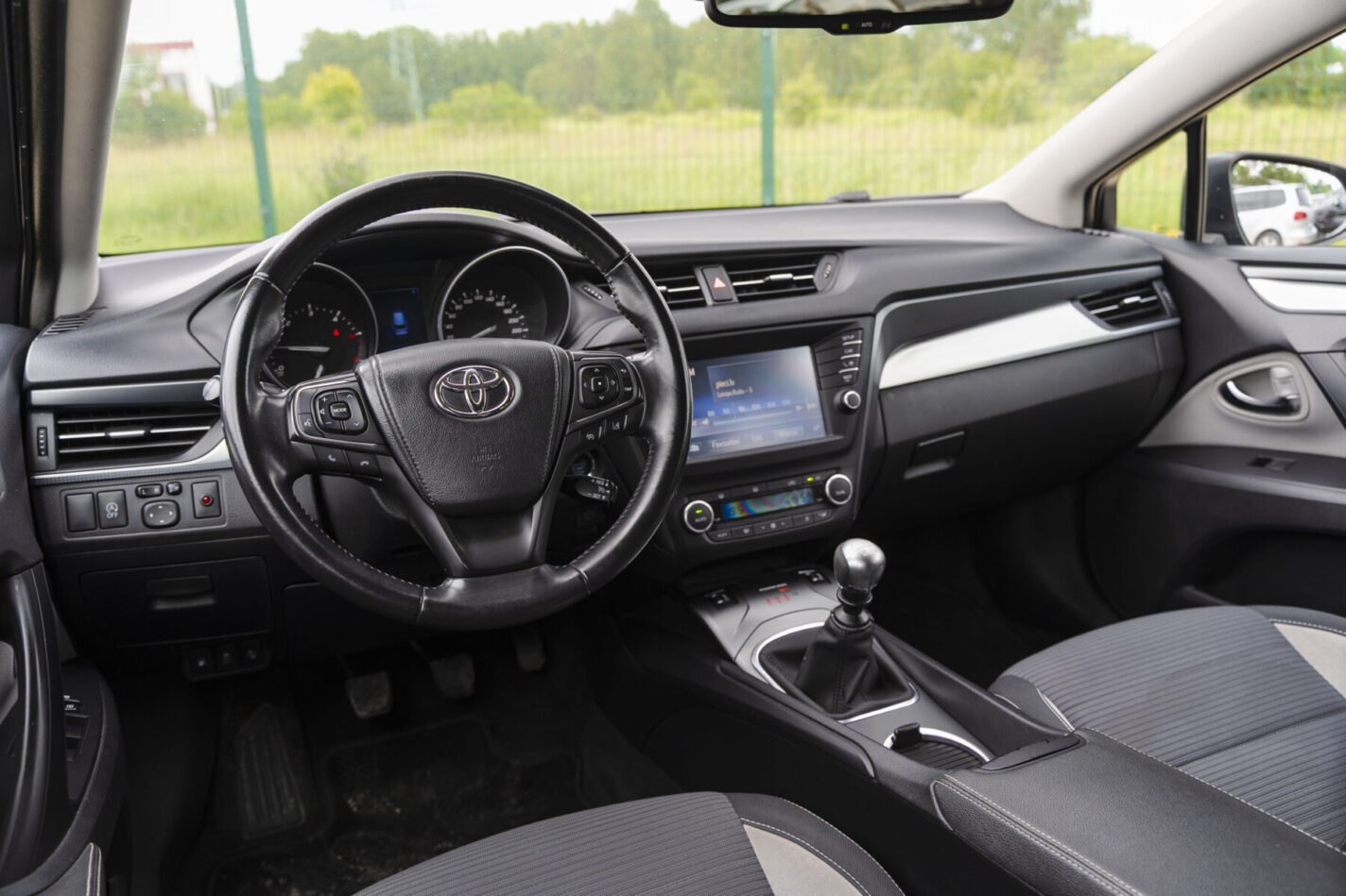 TOYOTA AVENSIS
