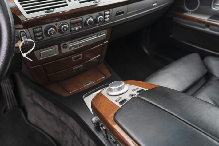 BMW 730