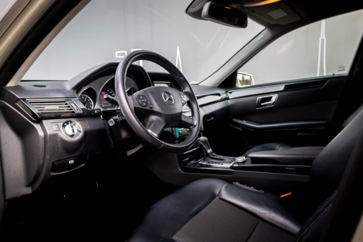 MERCEDES BENZ E250