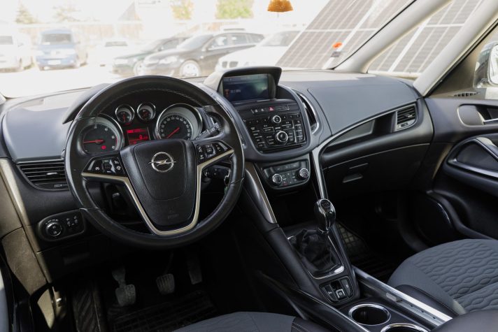 OPEL ZAFIRA TOURER