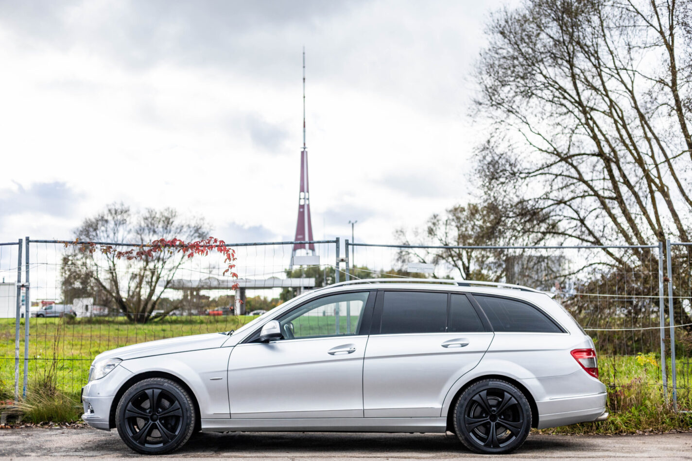 MERCEDES BENZ C320