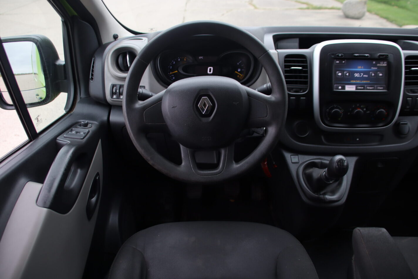 RENAULT TRAFIC