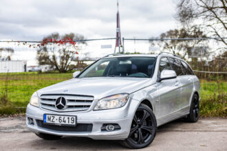 MERCEDES BENZ C320