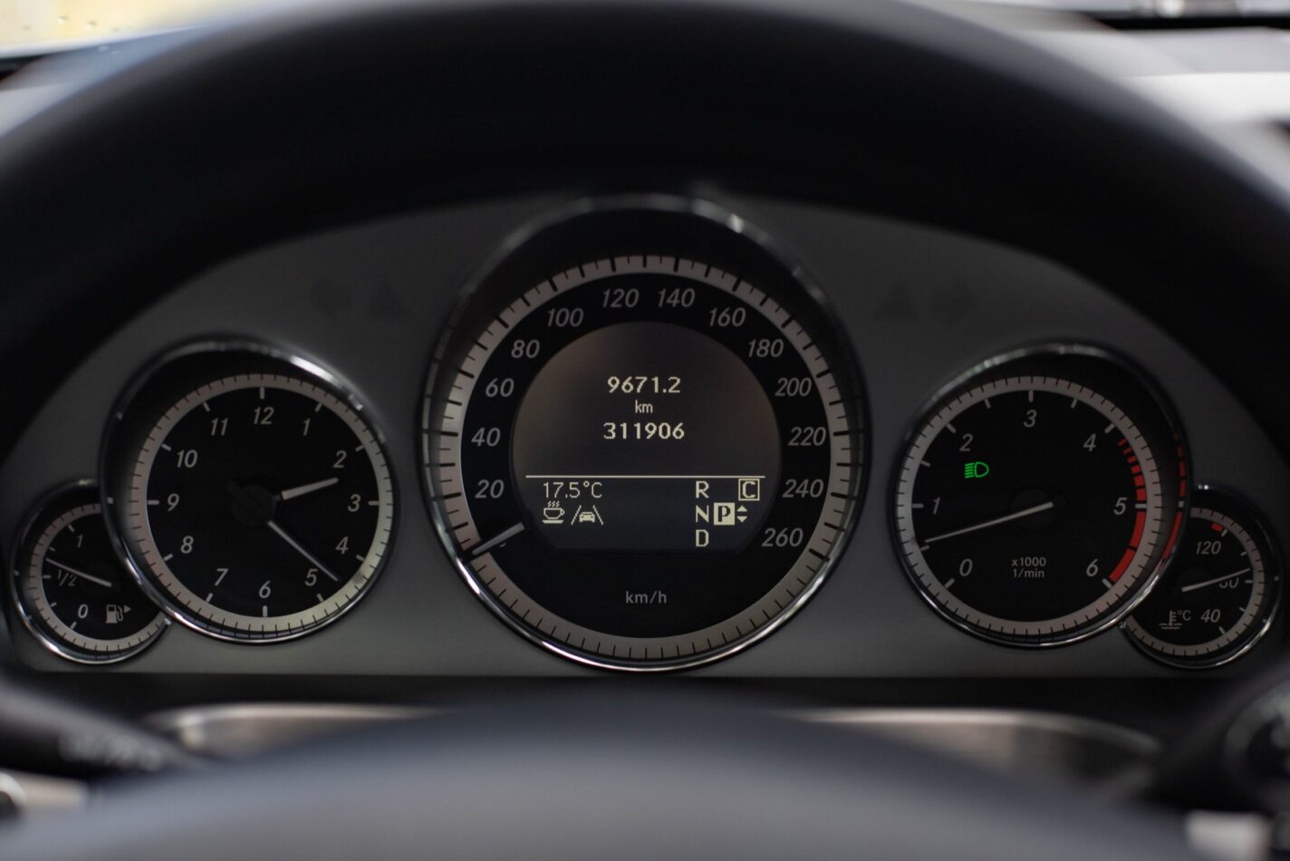 MERCEDES BENZ E350