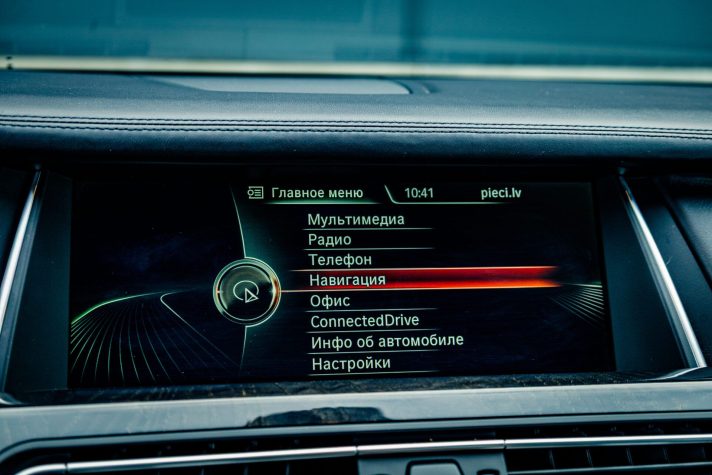 BMW 730