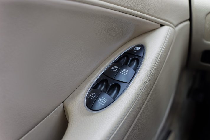 MERCEDES BENZ CLS 320