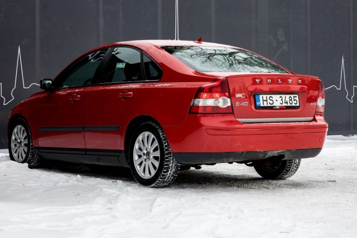 VOLVO S40