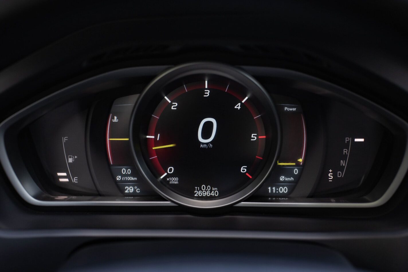VOLVO V40