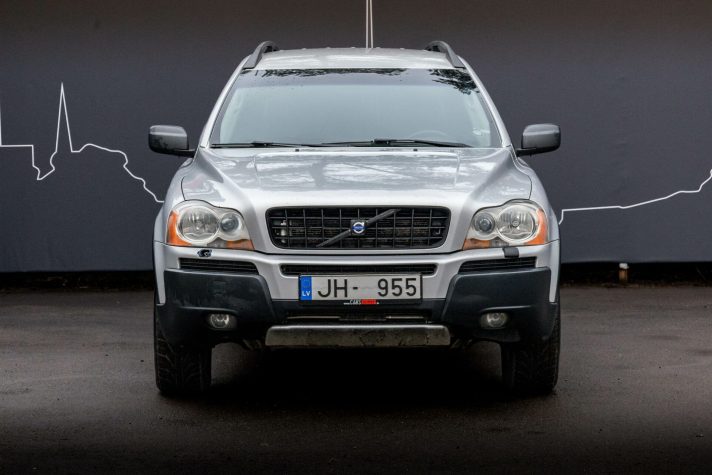 VOLVO XC90