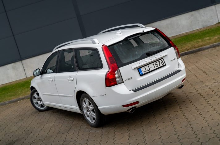 VOLVO V50