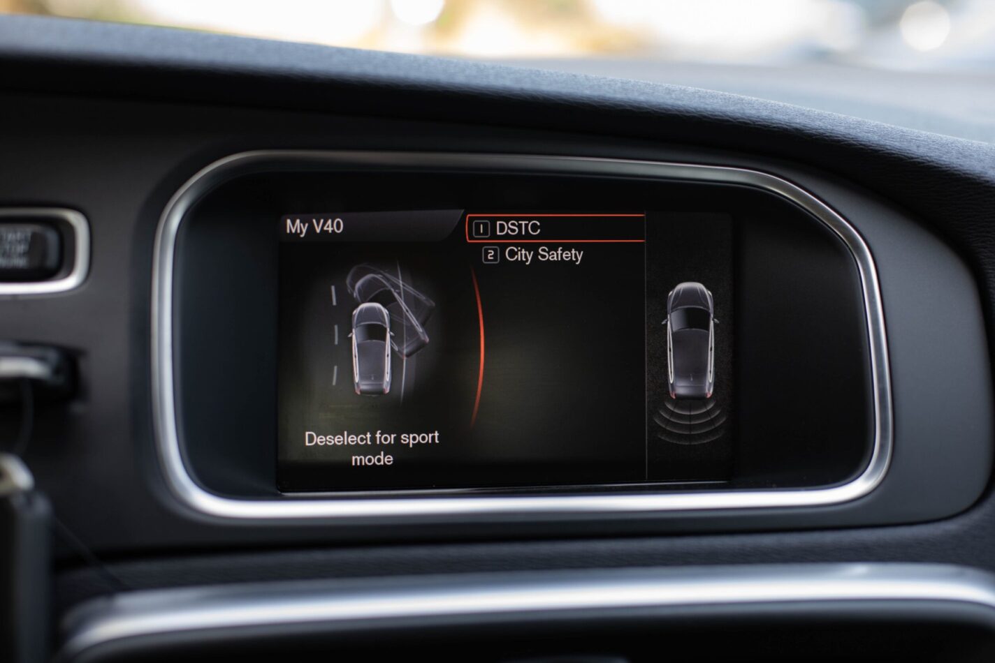 VOLVO V40