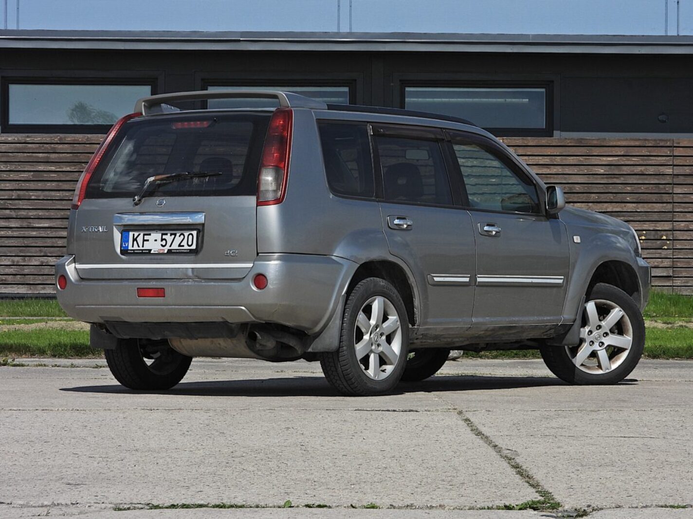 NISSAN X-TRAIL