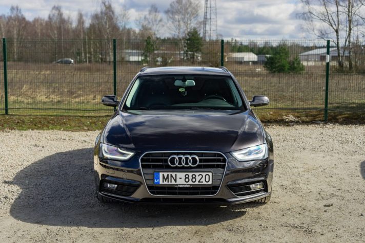 AUDI A4 AVANT