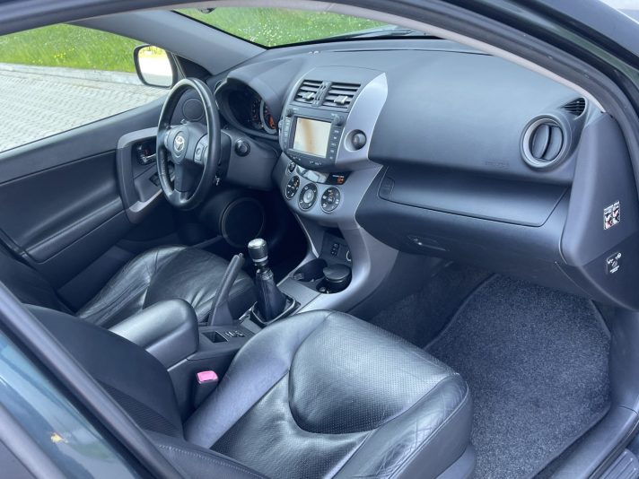 No Vācijas ,Toyota RAV-4 2.2 Dīzelis 2007 gada  4x4